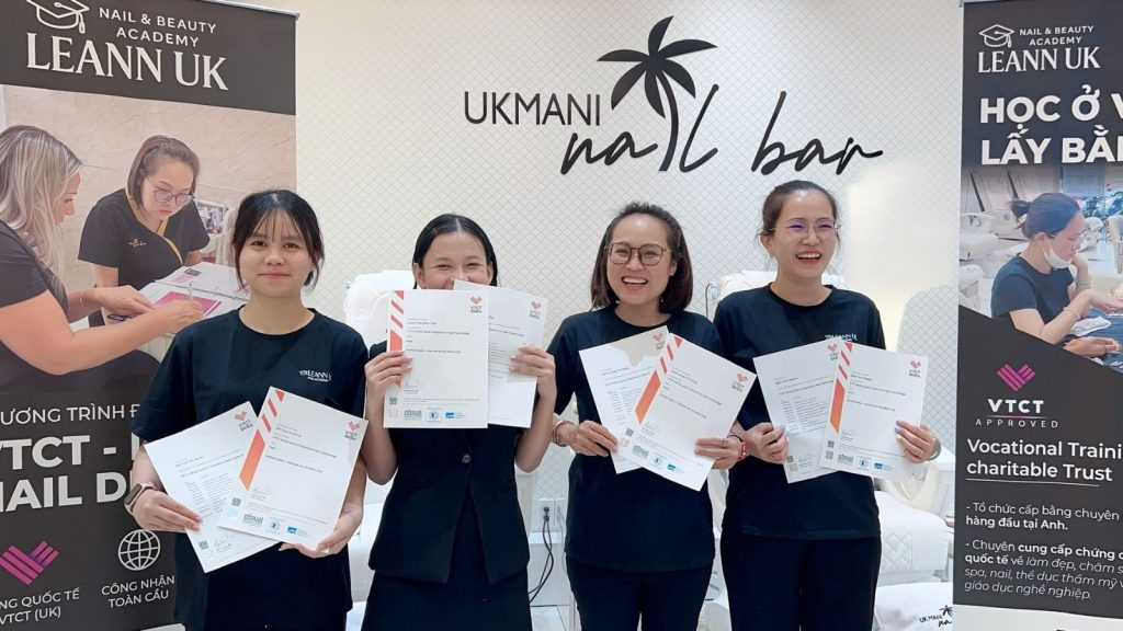 Đi Làm Nail ở Áo Lương Cao Và Cơ Hội Định cư Châu Âu 4 Học nail đi nước ngoài tại UKMANI Nail bar - Leann Uk Nail & Beauty Academy cap phep boi VTCT uk - duoc cong nhan tren toan cau tai Anh Quoc, My, Canada, Uc Australia, New Zealand, Chau au